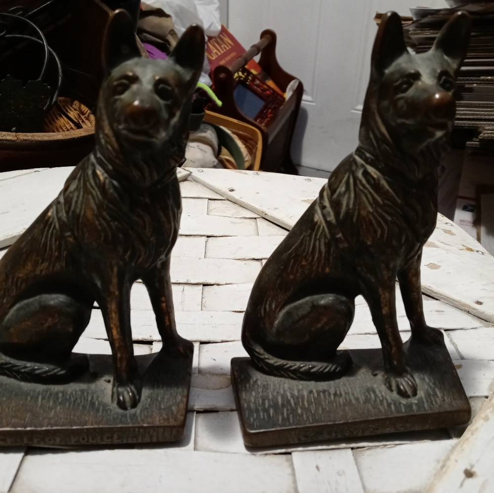 ๐ฆ
๐ANTIQUE PAIR OF GERMAN DOGS๐ ๐ ๐ทRARE๐ถFIRE๐ฅSALES!! ๐ฆฎ ๐โ๐ฆบ ๐ฉ ๐ - Picture 12 of 16